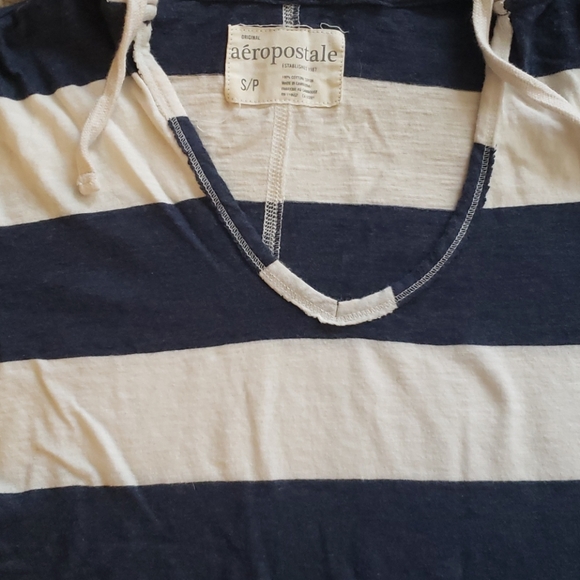Aero Striped Lightweight Hoodie - Picture 3 of 5